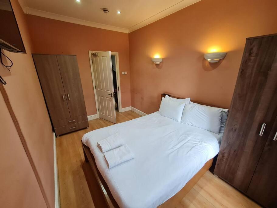 Cute One Bedroom Apartment Лондон Екстер'єр фото